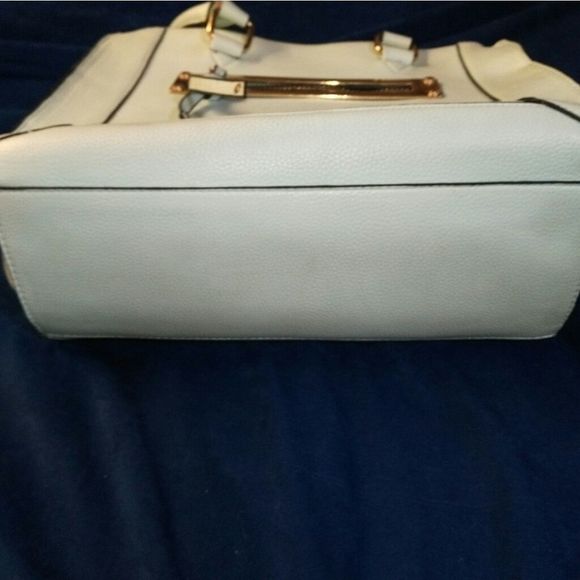 CALL IT SPRING! Robins egg blue handbag - Picture 4 of 13